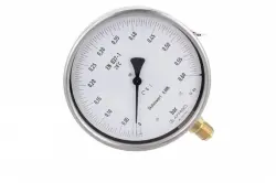 Manometr precyzyjny RF 160 F, D401, fi160 mm, 0÷0,6 bar, G1/2", rad, kl. 0,6